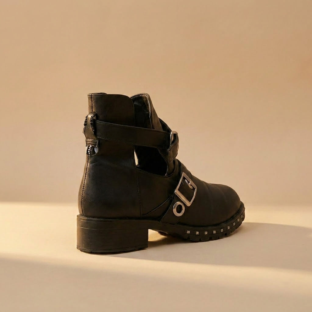 Modress black ankle boots
