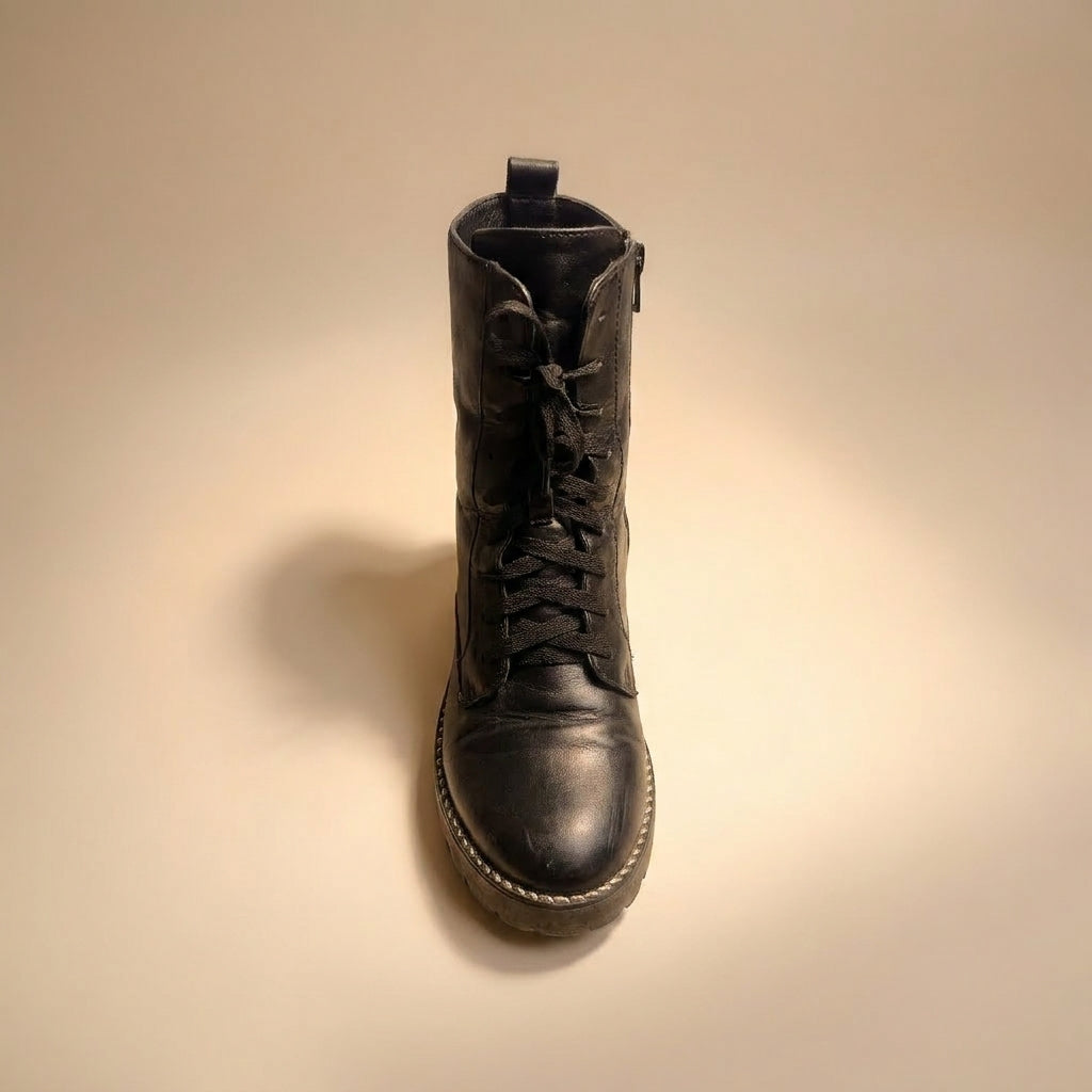 Black leather Vic Matié combat boots