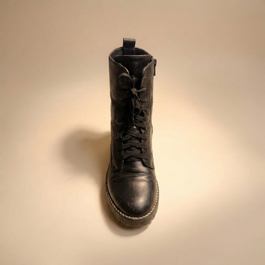 Black leather Vic Matié combat boots