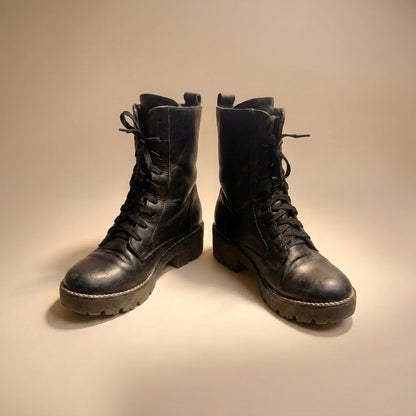 Black leather Vic Matié combat boots