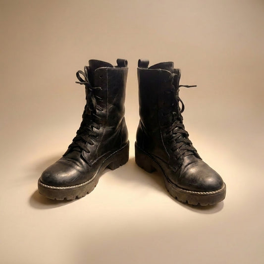 Black leather Vic Matié combat boots